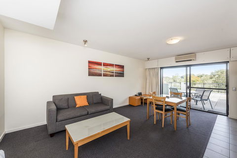 Ascot Quays Apartment 102 - Foster Accommodation 14