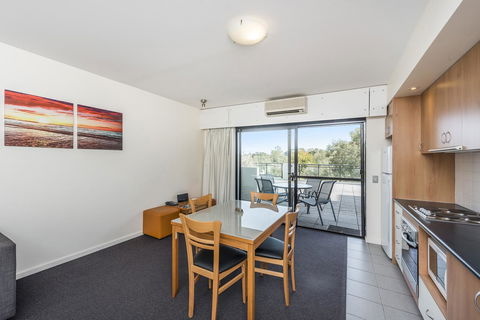 Ascot Quays Apartment 102 - Foster Accommodation 22