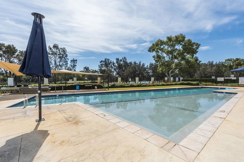 Ascot Quays Apartment 102 - Foster Accommodation 0
