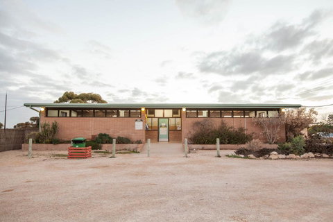 EUCLA MOTOR HOTEL - Foster Accommodation 9
