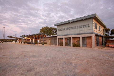 EUCLA MOTOR HOTEL - Foster Accommodation 0