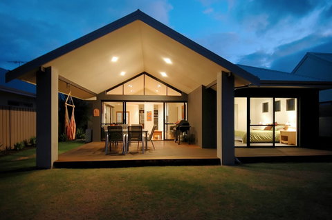 THE SANCTUARY LUXURY HOLIDAY HOME - Foster Accommodation 24