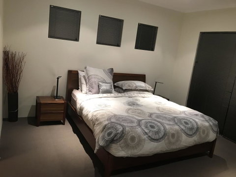 THE SANCTUARY LUXURY HOLIDAY HOME - Foster Accommodation 1