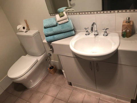 THE SANCTUARY LUXURY HOLIDAY HOME - Foster Accommodation 3