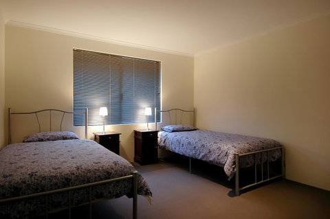 THE SANCTUARY LUXURY HOLIDAY HOME - Foster Accommodation 5