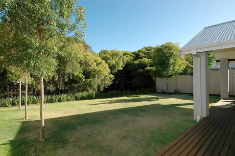 THE SANCTUARY LUXURY HOLIDAY HOME - Foster Accommodation 30