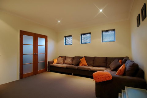 THE SANCTUARY LUXURY HOLIDAY HOME - Foster Accommodation 21