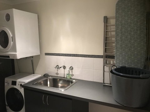 THE SANCTUARY LUXURY HOLIDAY HOME - Foster Accommodation 29