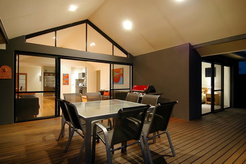 THE SANCTUARY LUXURY HOLIDAY HOME - Foster Accommodation 25