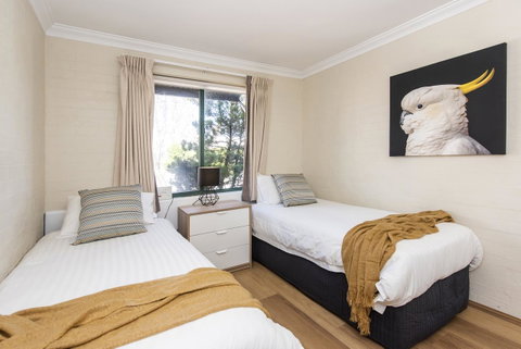 Subiaco Village - 34 - Foster Accommodation 8