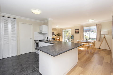 Subiaco Village - 34 - Foster Accommodation 4