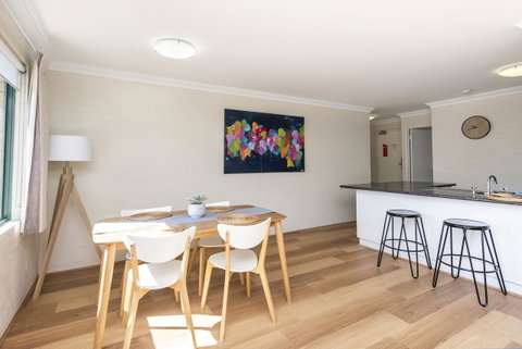 Subiaco Village - 34 - Foster Accommodation 5