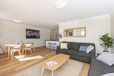 Subiaco Village - 34 - Foster Accommodation 2