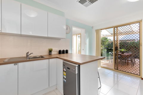 Applecross Village Residence - Foster Accommodation 14