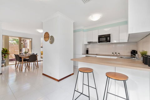 Applecross Village Residence - Foster Accommodation 11
