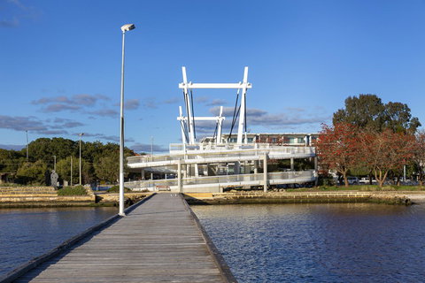 Como Executive Apartment - Foster Accommodation 25