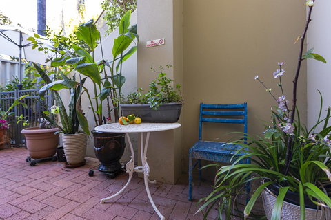 Como Executive Apartment - Foster Accommodation 11