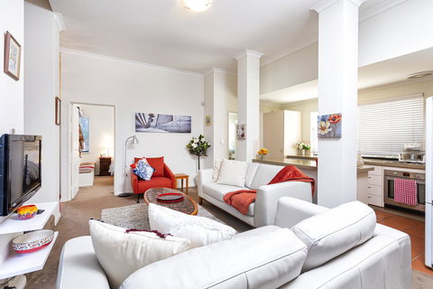 Como Executive Apartment - Foster Accommodation 5