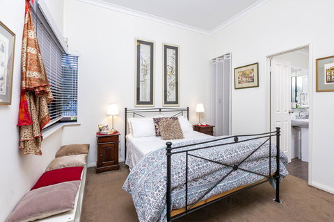 Como Executive Apartment - Foster Accommodation 6