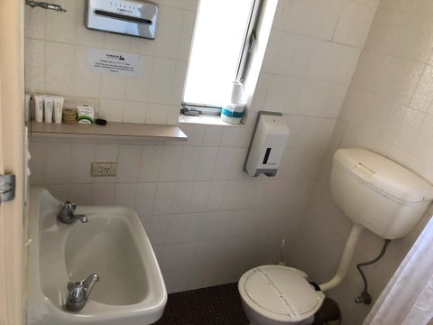 Kambalda Hotel - Foster Accommodation 5