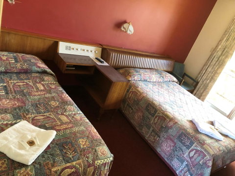 Kambalda Hotel - Foster Accommodation 9