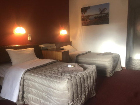 Kambalda Hotel - Foster Accommodation 35
