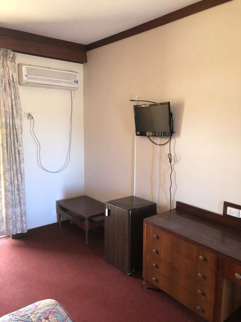 Kambalda Hotel - Foster Accommodation 1