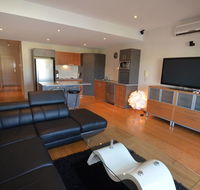 The Arcadia Apartment - Foster Accommodation