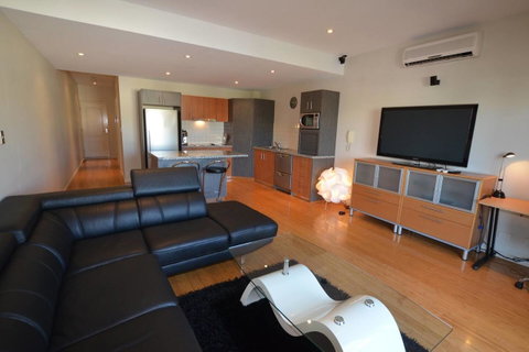 The Arcadia Apartment - Foster Accommodation 0