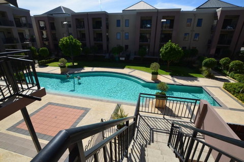 The Arcadia Apartment - Foster Accommodation 1