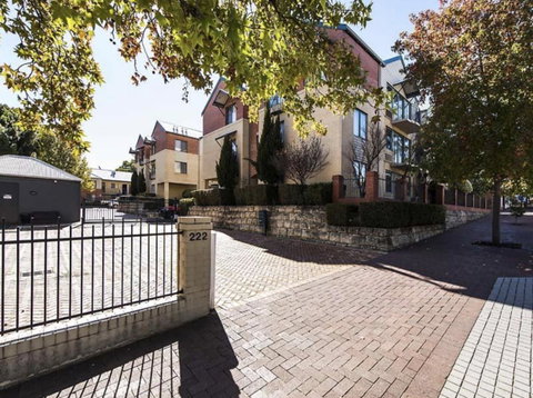 Subiaco Village 18 - Foster Accommodation 20