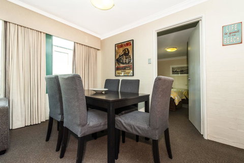 Subiaco Village 18 - Foster Accommodation 4