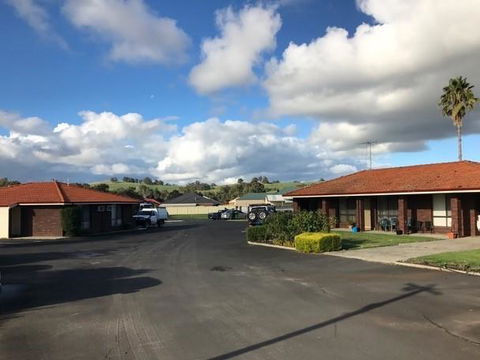 Donnybrook Motel - Foster Accommodation 1