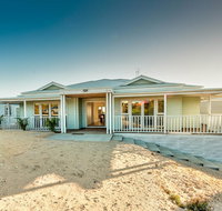 Blue Sky Escapes The Lookout Lancelin - Foster Accommodation