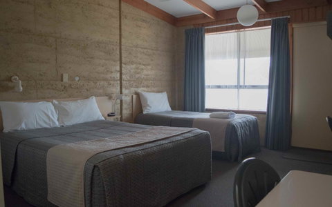 Hopetoun Motel & Chalet Village - Foster Accommodation 1
