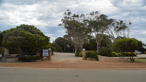 Hopetoun Motel & Chalet Village - Foster Accommodation 12