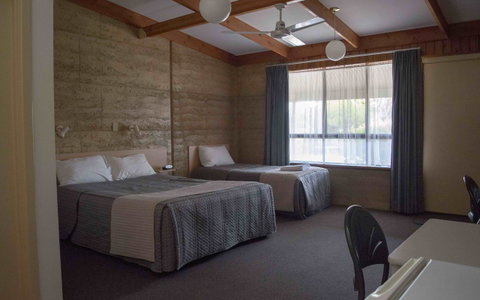 Hopetoun Motel & Chalet Village - Foster Accommodation 2