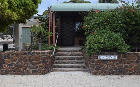 Hopetoun Motel & Chalet Village - Foster Accommodation 9