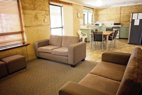 Hopetoun Motel & Chalet Village - Foster Accommodation 8