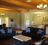 Burton Farmhouse - Foster Accommodation