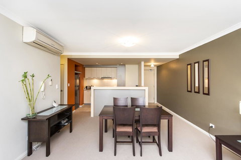 Subiaco Emporium Apartment - Foster Accommodation 17