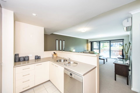 Subiaco Emporium Apartment - Foster Accommodation 14