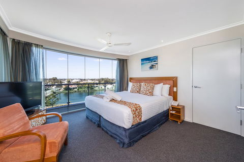 A 406 FANTASTIC OCEAN BEACH And MARINA VIEW APT - MANDURAH - Foster Accommodation 12