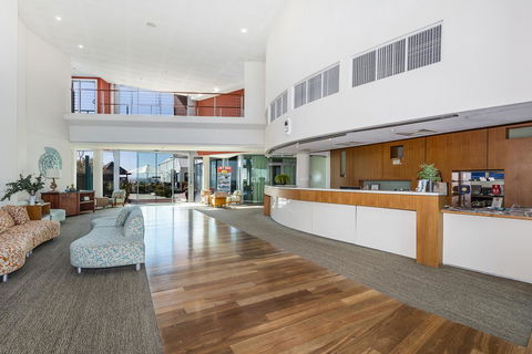 A 406 FANTASTIC OCEAN BEACH And MARINA VIEW APT - MANDURAH - Foster Accommodation 6