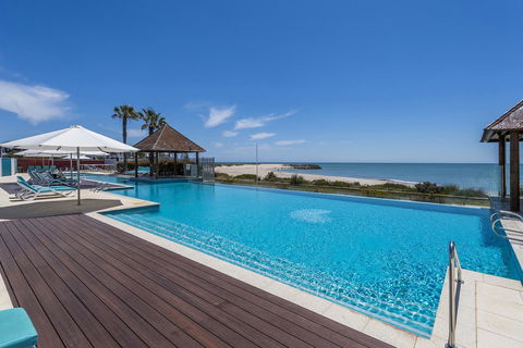 A 406 FANTASTIC OCEAN BEACH And MARINA VIEW APT - MANDURAH - Foster Accommodation 1