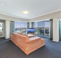 A 406 FANTASTIC OCEAN BEACH and MARINA VIEW APT AT SEASHELLS RESORT - Foster Accommodation