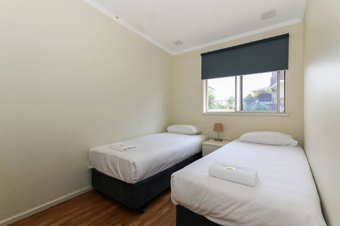Scarborough Apartments - Foster Accommodation 4