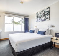 Nightcap at Carlyle Hotel - Foster Accommodation