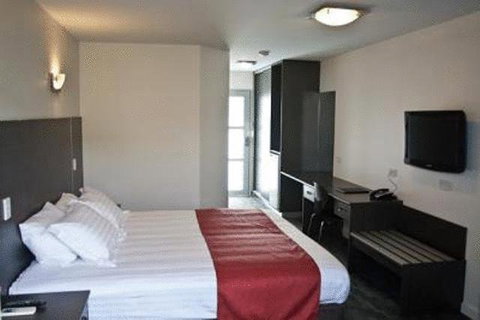 Brighton Hotel Motel - Foster Accommodation 10