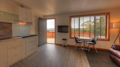 Sweetwater Villas - Foster Accommodation 24